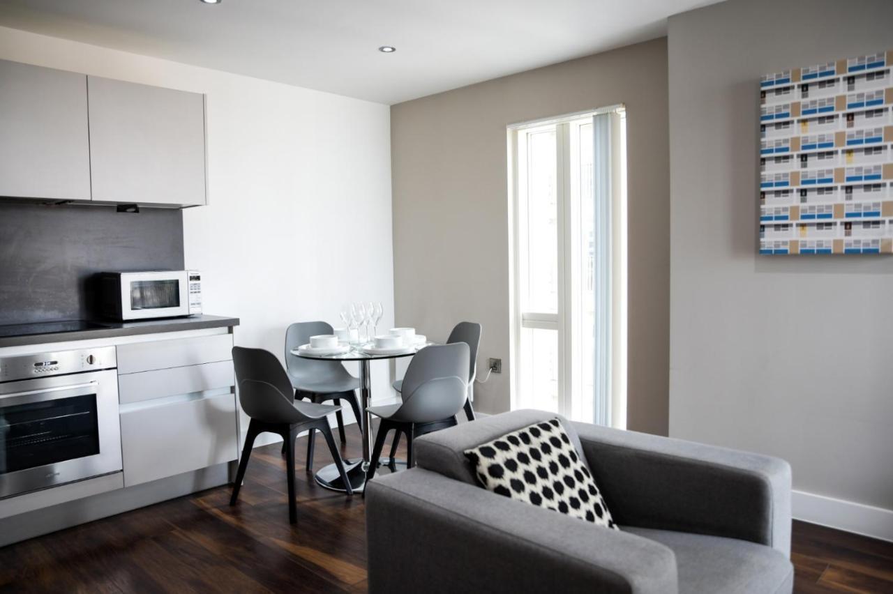 Onpoint Apartments - Spacious 2 Bedroom Apt - City Centre With Balcony Manchester Exterior photo
